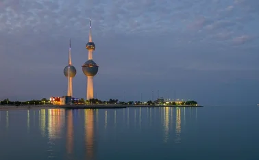 kuwait-towars-at-night