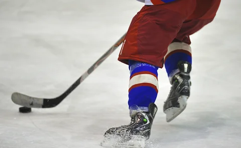 futures-model-hockey-waters-april2014