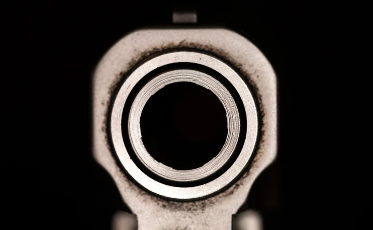 gun-barrel-james-bond