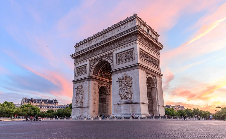 paris-arc-de-triomphe-sunset paris-arc-de-triomphe-sunset