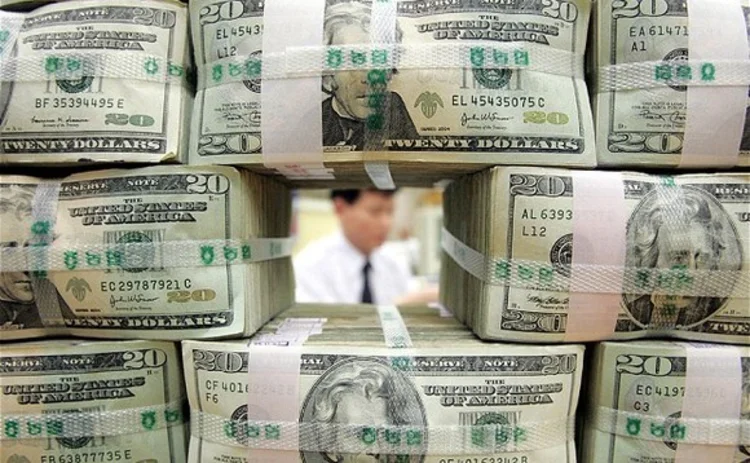 us-dollars-perspective-stacks us-dollars-perspective-stacks