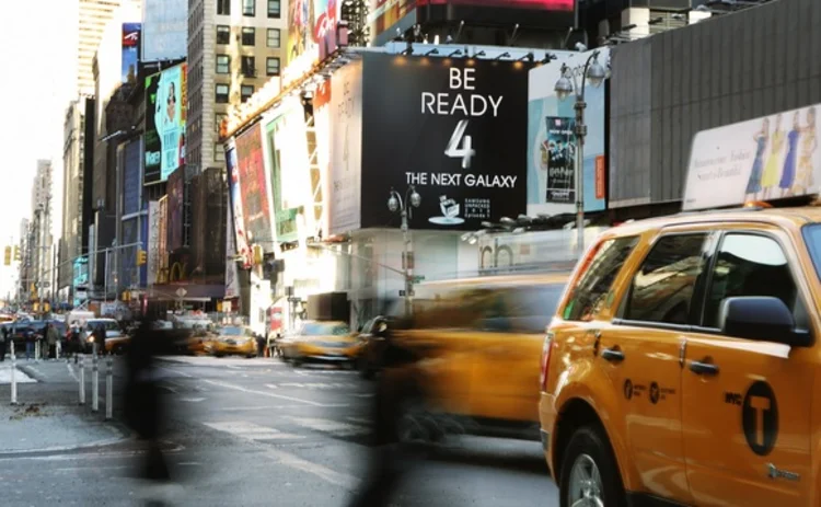 Samsung Galaxy S4 teaser in New York